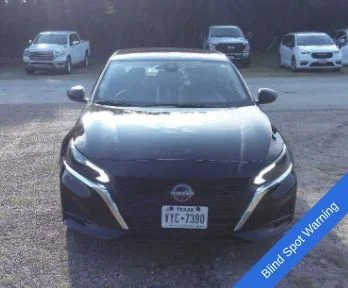 Used 2025 Super Black Nissan 2.5 SV image 6