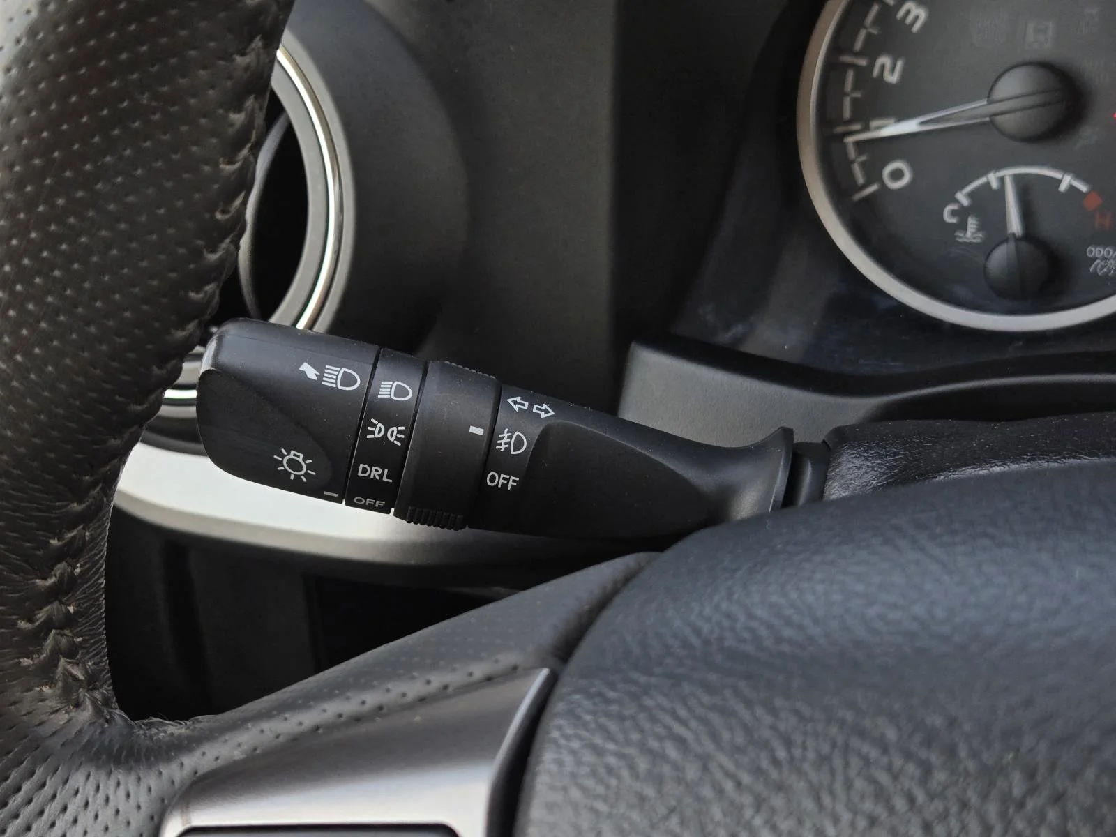Used 2019 Magnetic Gray Metallic Toyota SR5 image 19