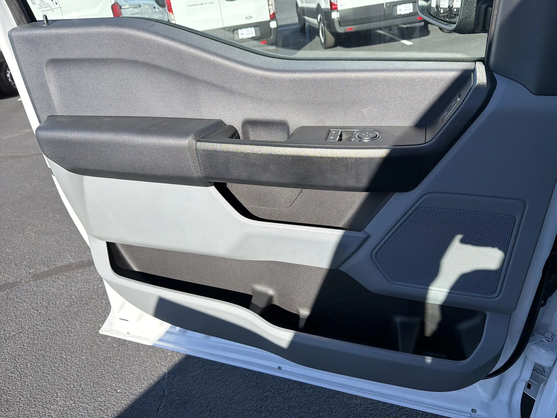 New 2025 Oxford White Ford F-450® XL image 17