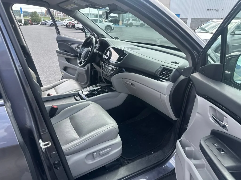 Certified Used 2021 Modern Steel Metallic Honda AWD Elite image 40