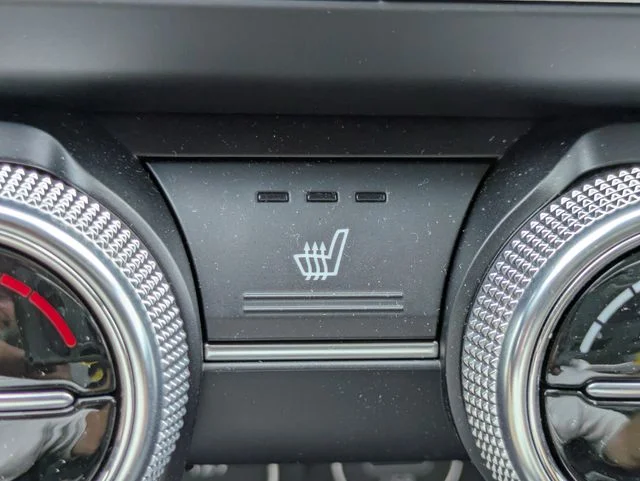 Used 2022 White Genesis 2.0T image 33