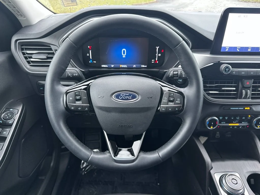 Used 2024 Black Metallic Ford Active image 17