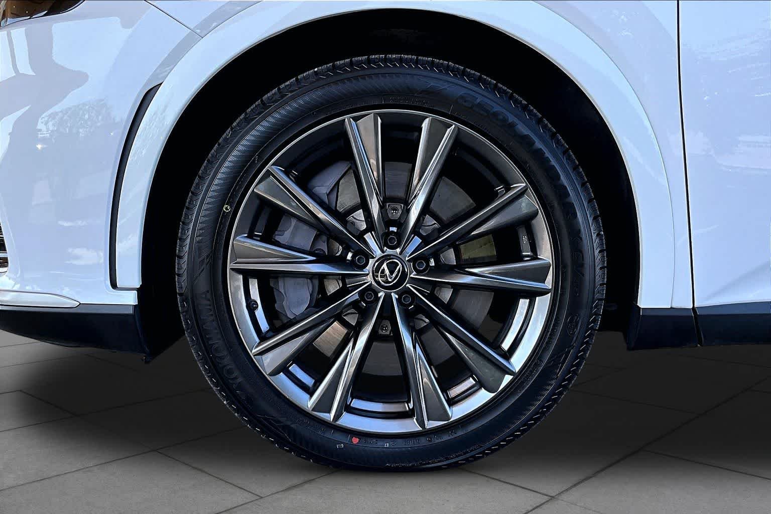 Used 2023 Ultra White Lexus F SPORT Handling image 11
