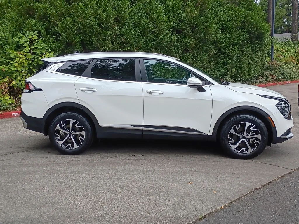 Used 2024 Snow White Pearl Kia EX image 3