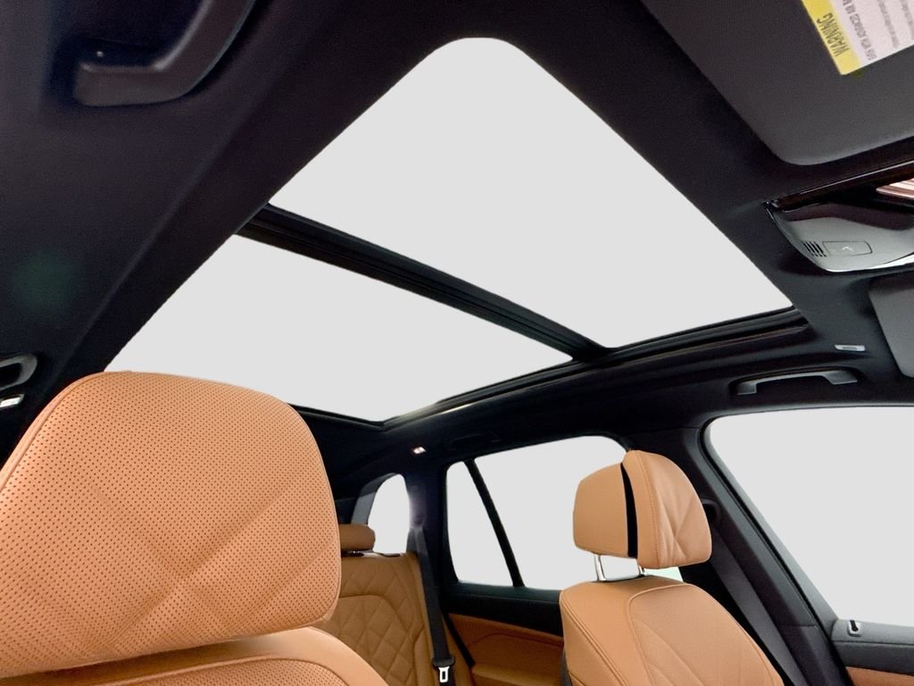 New 2026 Carbon Black Metallic BMW xDrive50e image 17