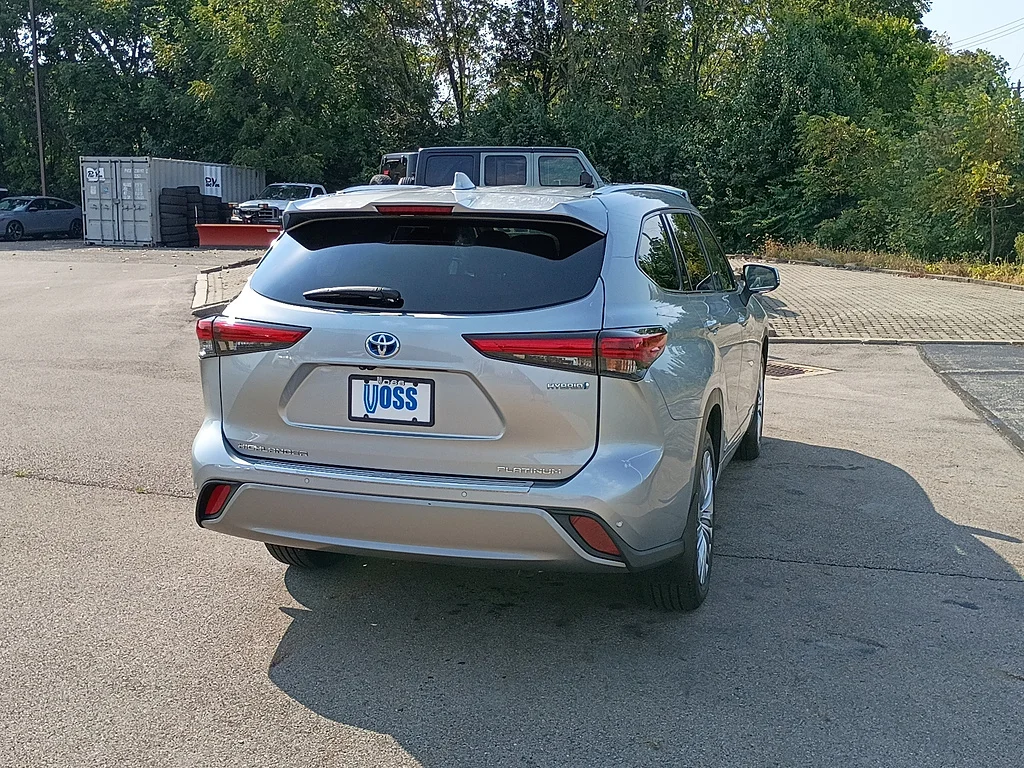 Used 2023 Celestial Silver Metallic Toyota Platinum image 3
