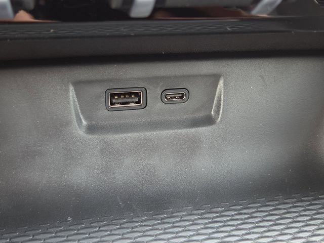 Used 2026 Summit White GMC Elevation image 9