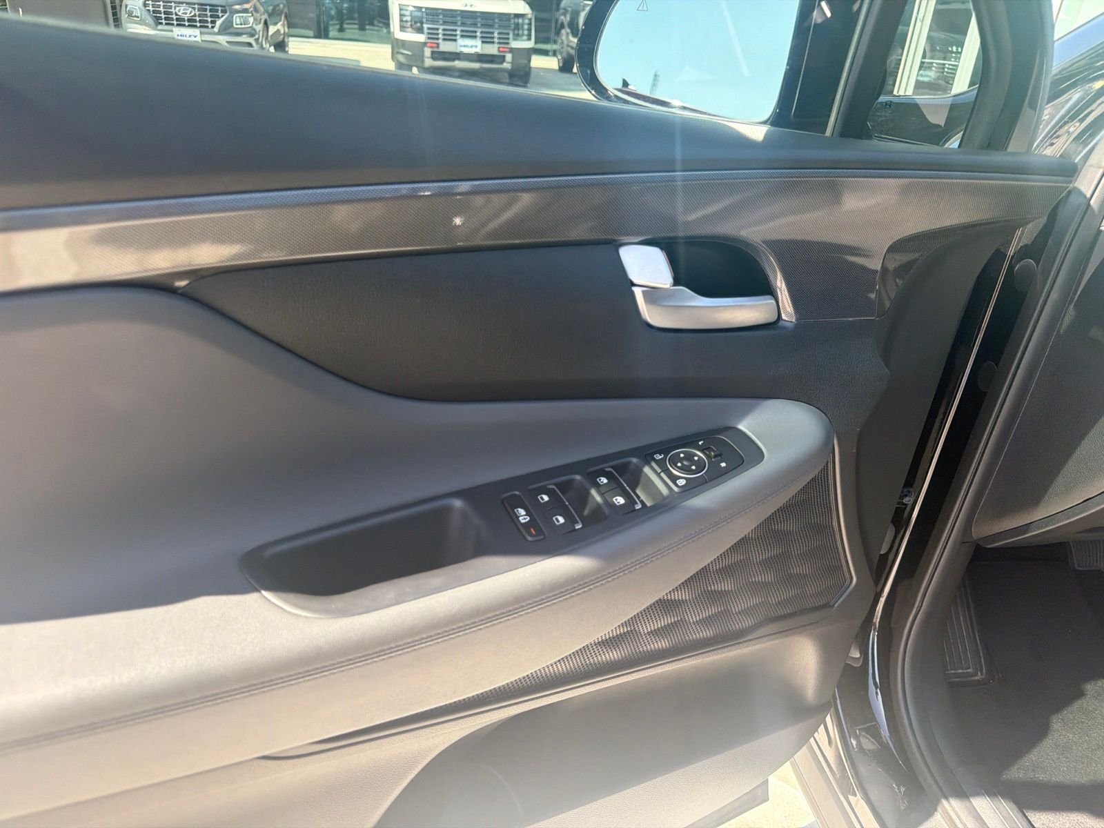 Certified Used 2022 Twilight Black Hyundai SEL image 16