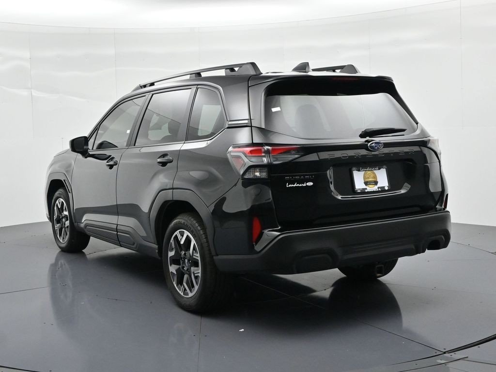 Used 2025 Crystal Black Silica Subaru Premium image 8