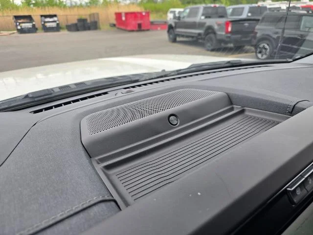 New 2026 Star White Metallic Tri-Coat Ford F-250® Lariat® image 71