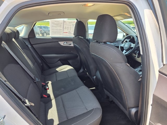 Used 2024 Snow White Pearl Kia LXS image 11