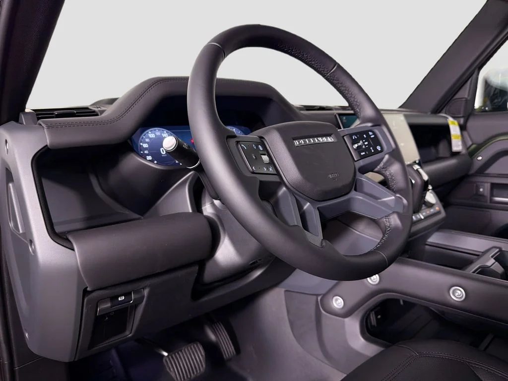 New 2026 Woolstone Green Land Rover X-Dynamic SE image 9