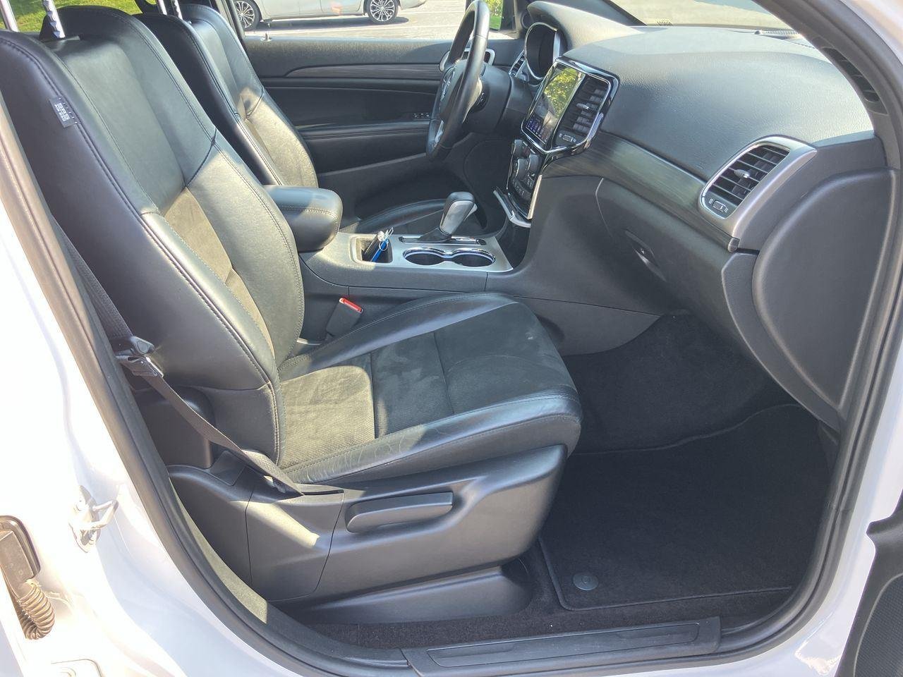 Used 2019 White (Bright White Clearcoat) Jeep Altitude image 33