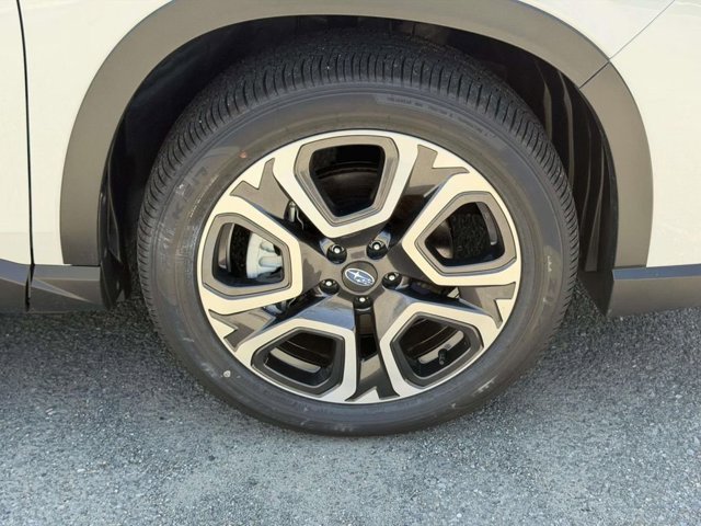 New 2026 CRYSTAL WHITE PEARL Subaru Limited 7-Passenger image 7
