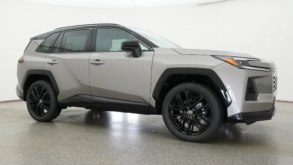New 2026 Meteor Shower with Midnight Black Metallic roof Toyota XSE image 32