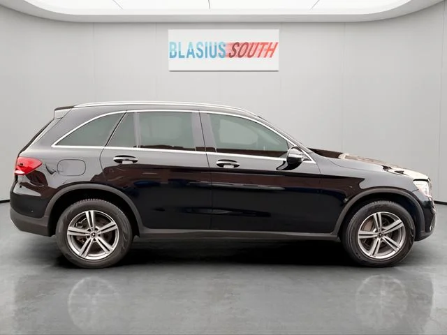 Used 2022 Black Mercedes-Benz GLC 300 image 2