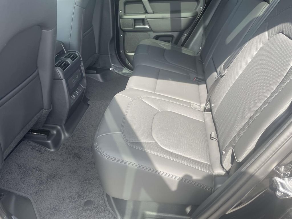 New 2026 Santorini Black Land Rover S image 16