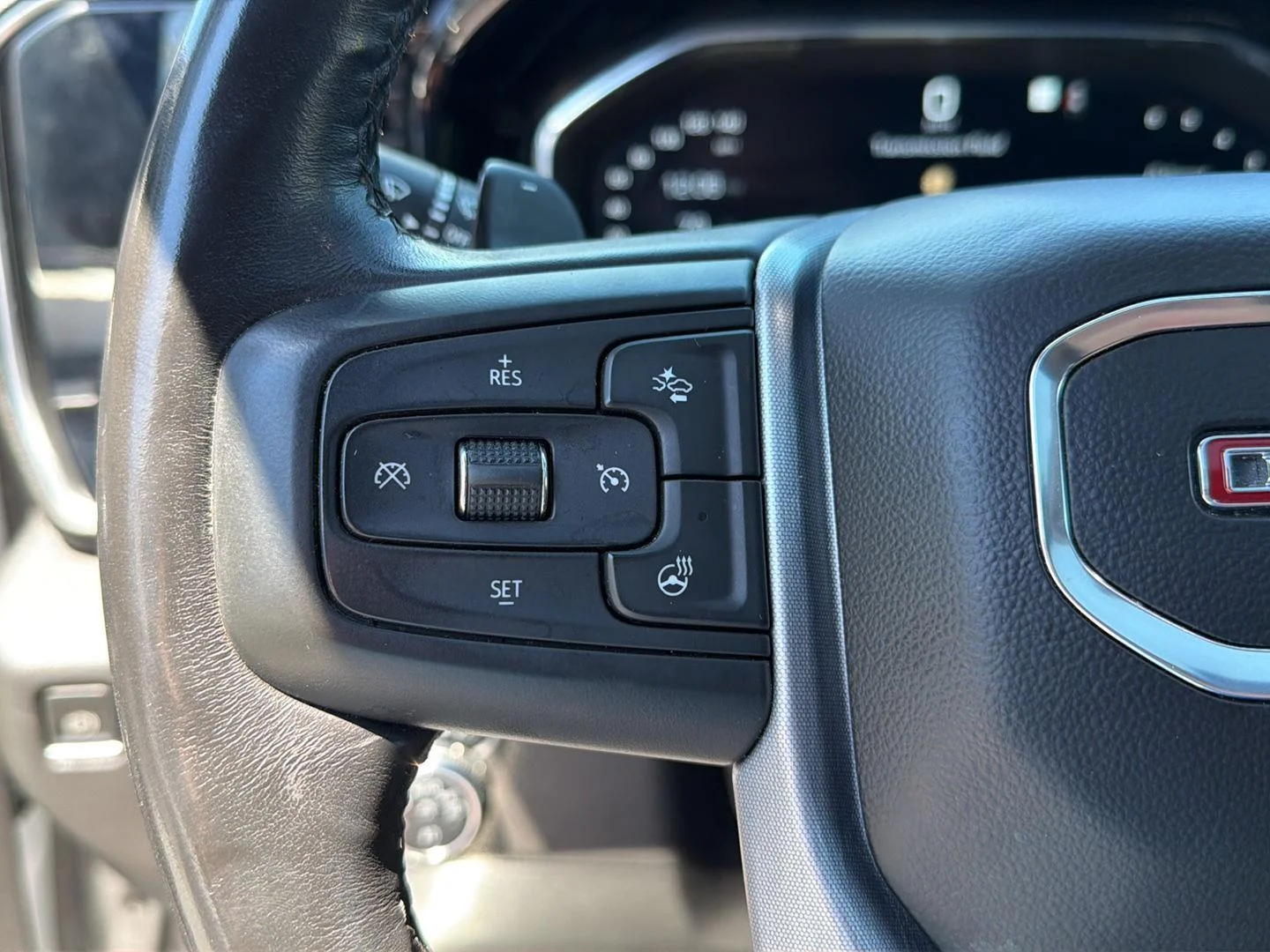 Used 2022 Quicksilver Metallic GMC Elevation image 21