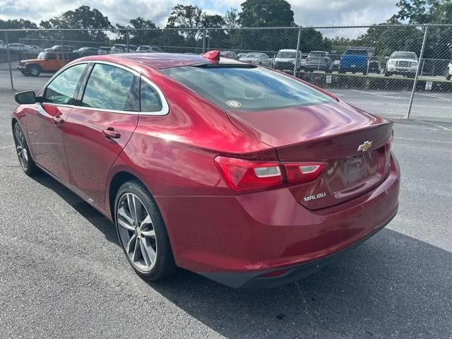Used 2023 RADIANT RED TINTCOAT Chevrolet LT image 3