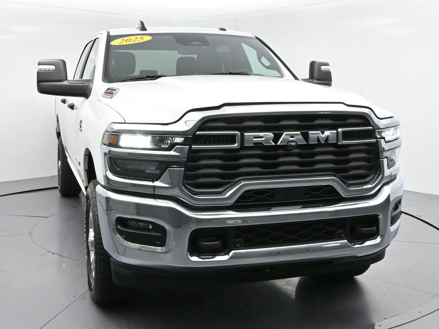 Used 2025 White Ram Big Horn image 2