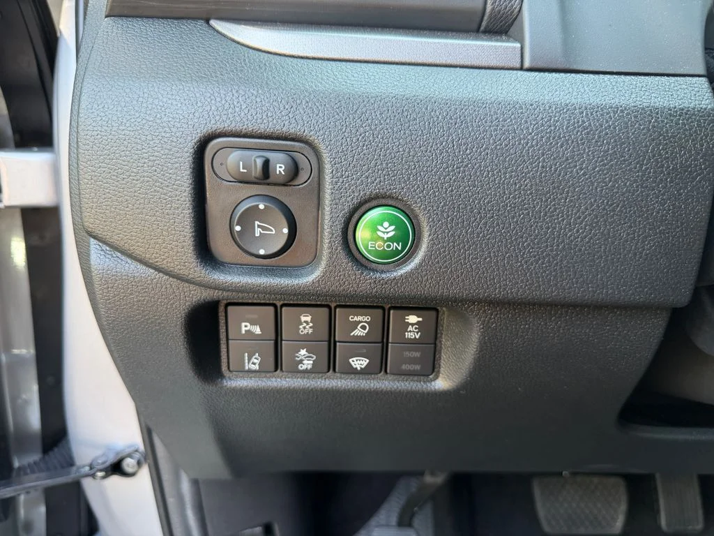 Used 2023 Lunar Silver Metallic Honda AWD RTL-E image 19