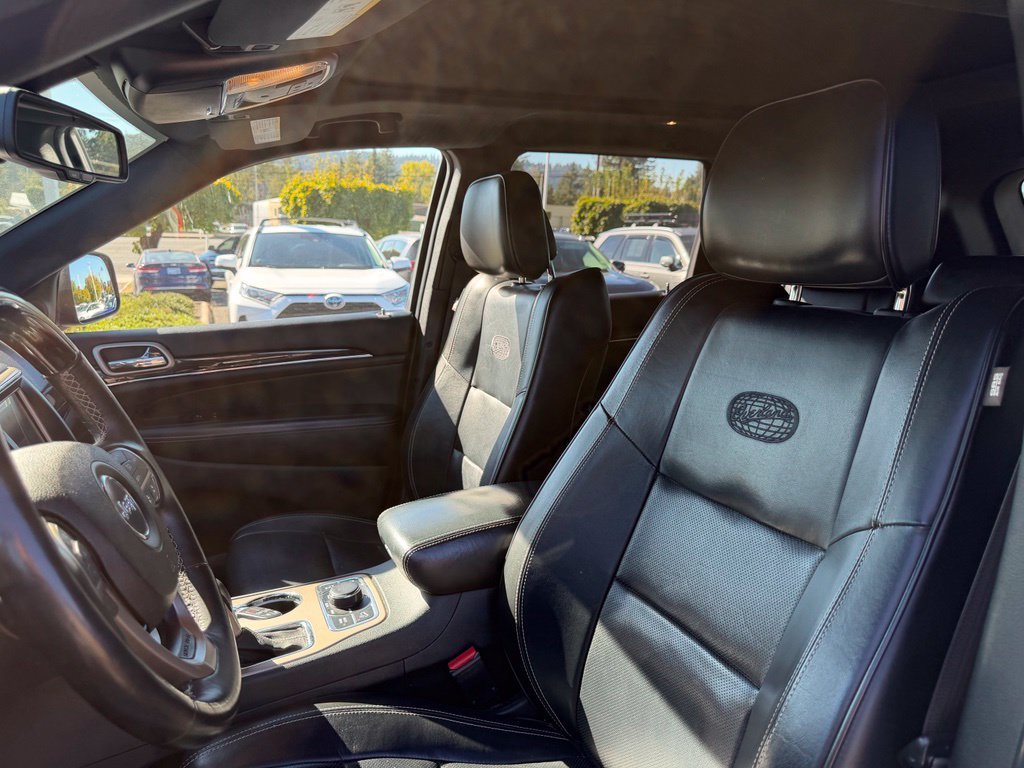 Used 2016 Brilliant Black Crystal Pearlcoat Jeep Overland image 14