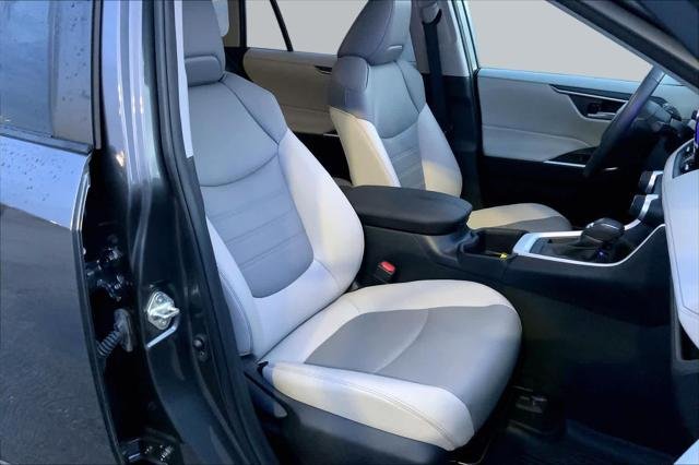 Certified Used 2023 MAGNETIC GRAY MET. Toyota  image 9