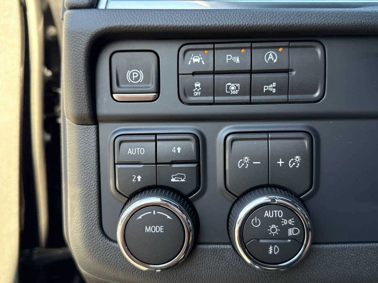 2026 Chevrolet Suburban Premier - Photo 28