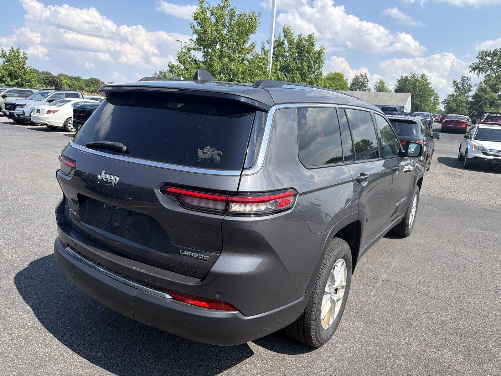 Used 2021 Baltic Gray Metallic Clearcoat Jeep Laredo image 9