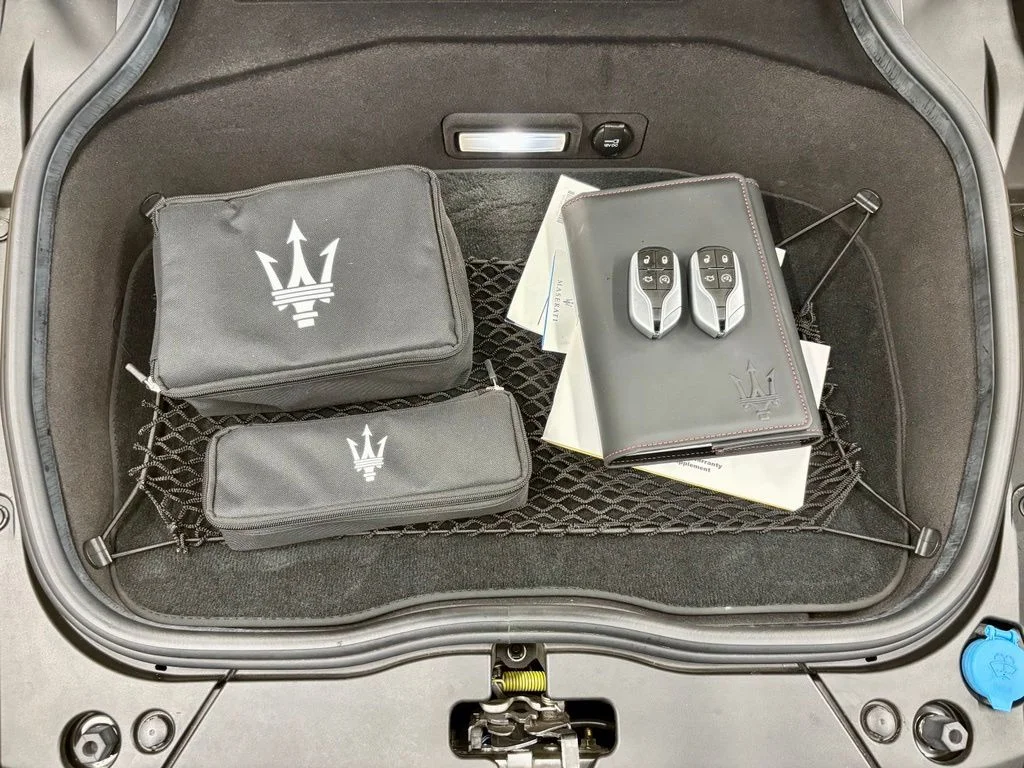 Used 2022 Giallo Genio Maserati  image 27