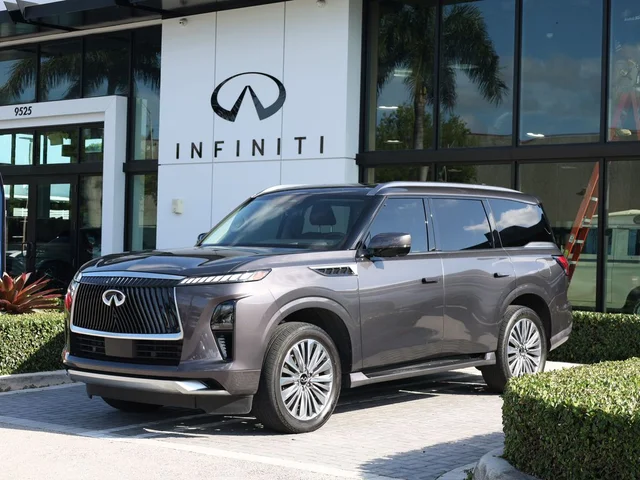 2025 INFINITI QX80 LUXE