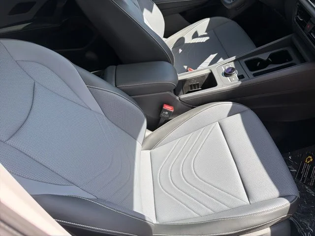 2025 Volkswagen Tiguan SE - Photo 36