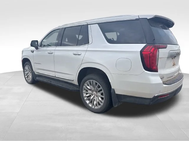 Used 2023 WHITE FROST TRICOAT GMC SLT image 3