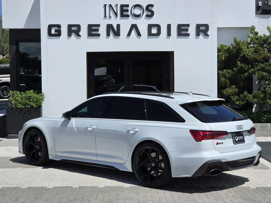 Used 2025 Glacier White Metallic Audi 4.0T image 3