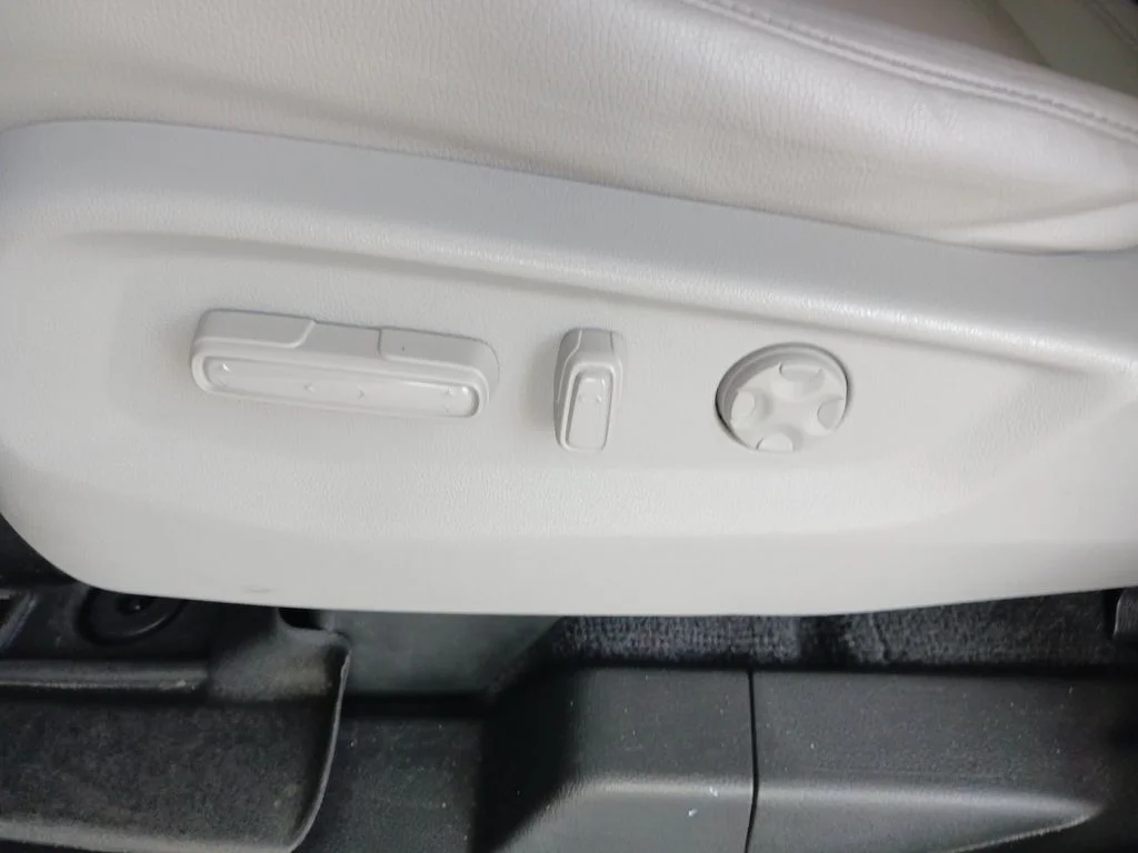 Used 2021 Blue Honda EX-L image 31