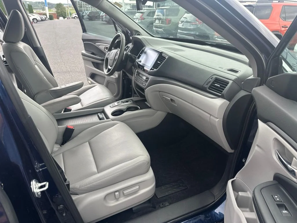 Used 2023 Obsidian Blue Pearl Honda RTL-E image 14
