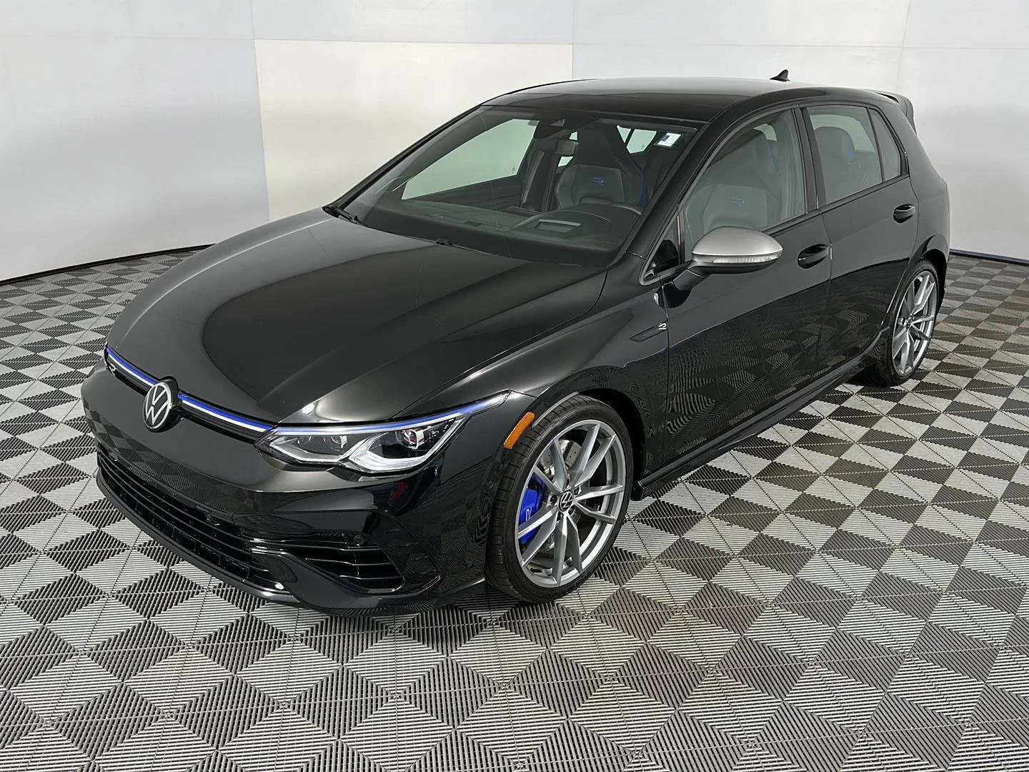 Used 2024 Mythos Black Metallic Volkswagen 4Motion image 12