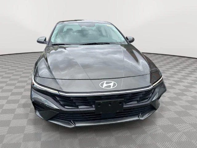 Used 2024 Amazon Gray Hyundai SEL image 8