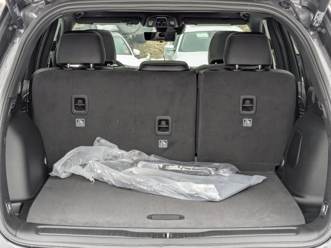 New 2026 Grey Jeep Limited Reserve - - 4x4 - Pano Sunroof - Nappa Lthr - Vent Seats - Tow Pkg - Remote Start & More! image 33