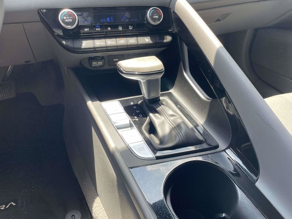 Used 2025 Gray Hyundai SEL Convenience image 19