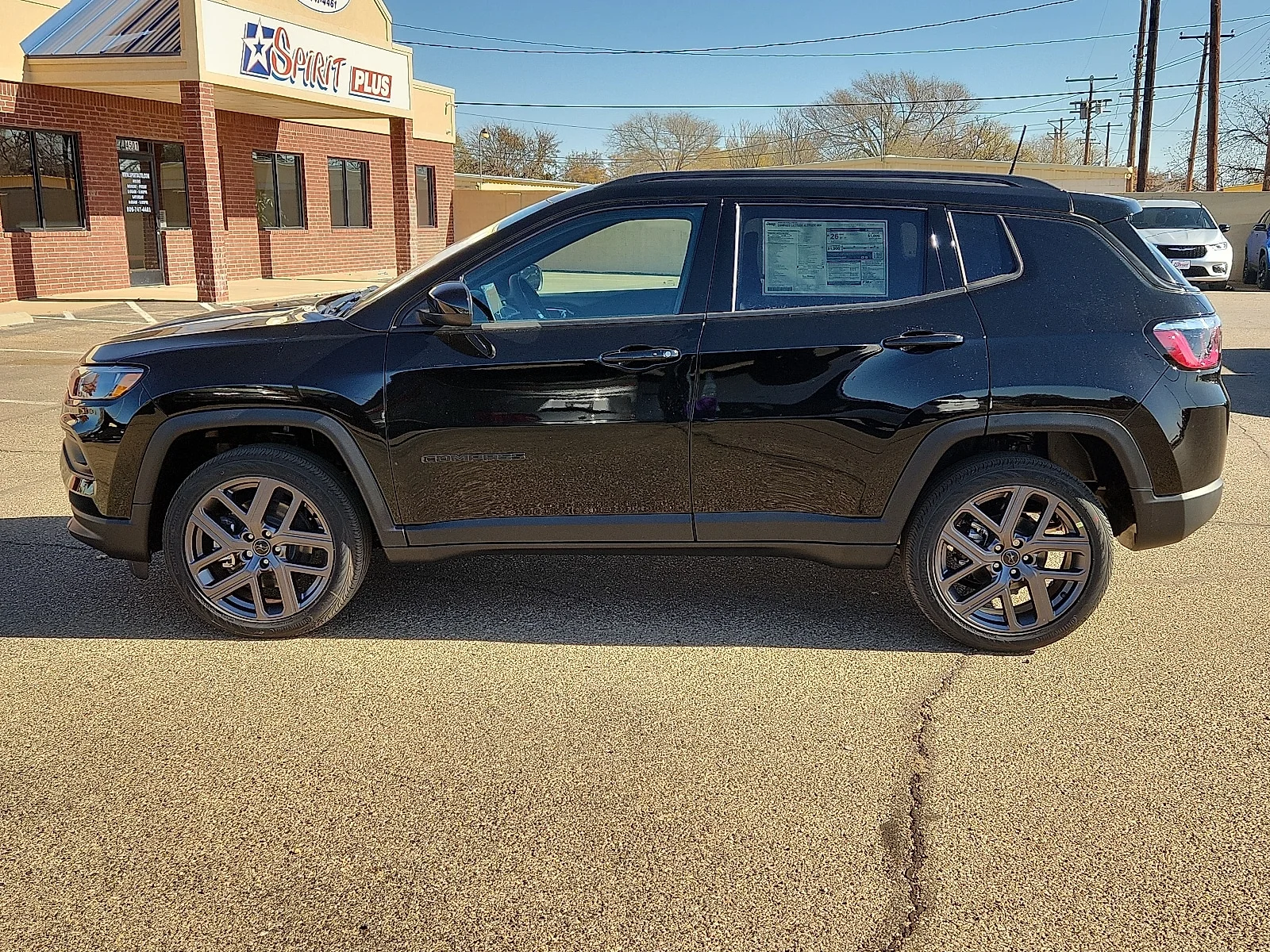 New 2026 PXJ Diamond Bla Jeep LATITUDE ALTITUDE 4X4 image 2