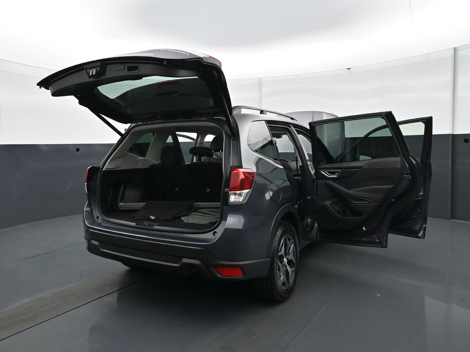 Used 2021 Magnetite Gray Metallic Subaru Premium image 35