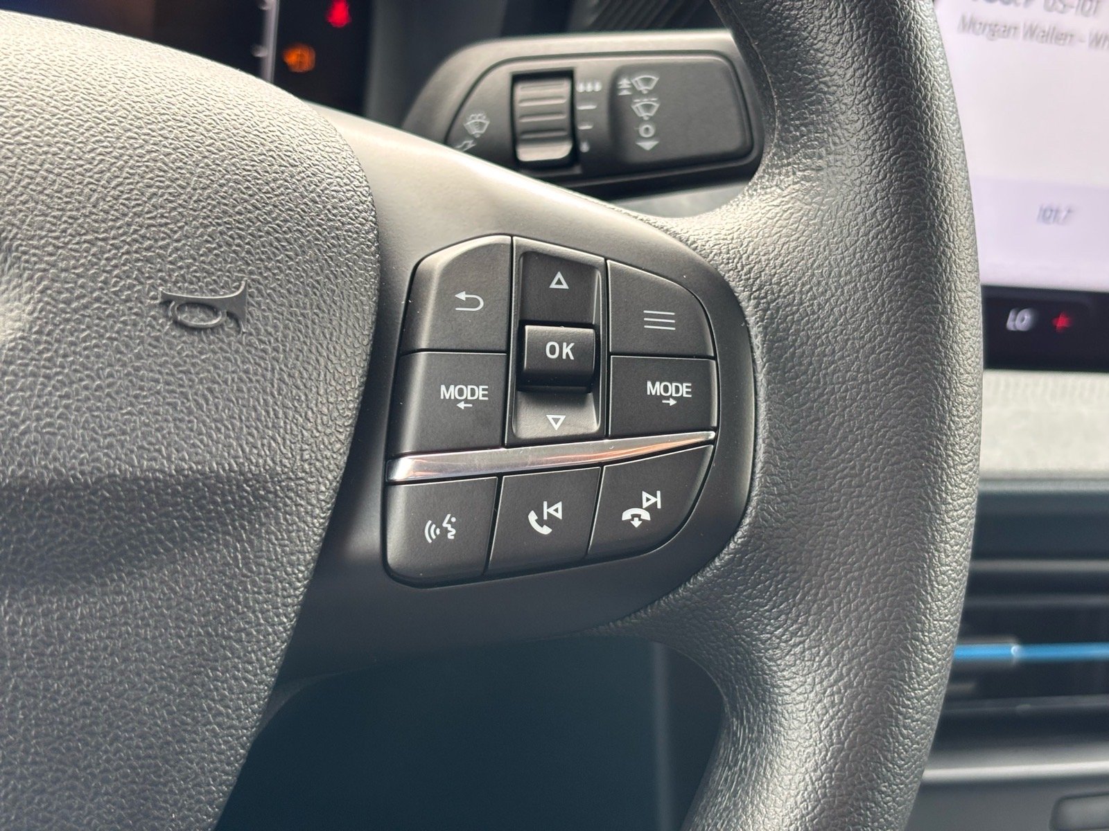 New 2026 Oxford White Ford XLT image 18