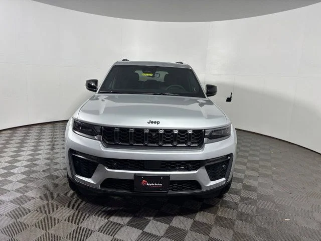 New 2026 Silver Jeep  image 2