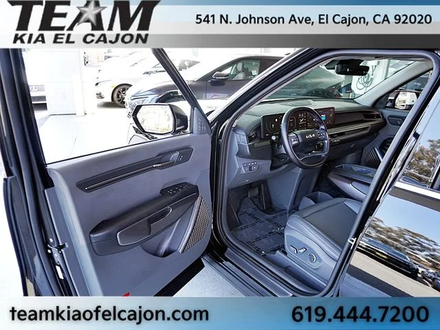 Used 2024 Black Kia Light Long Range image 39
