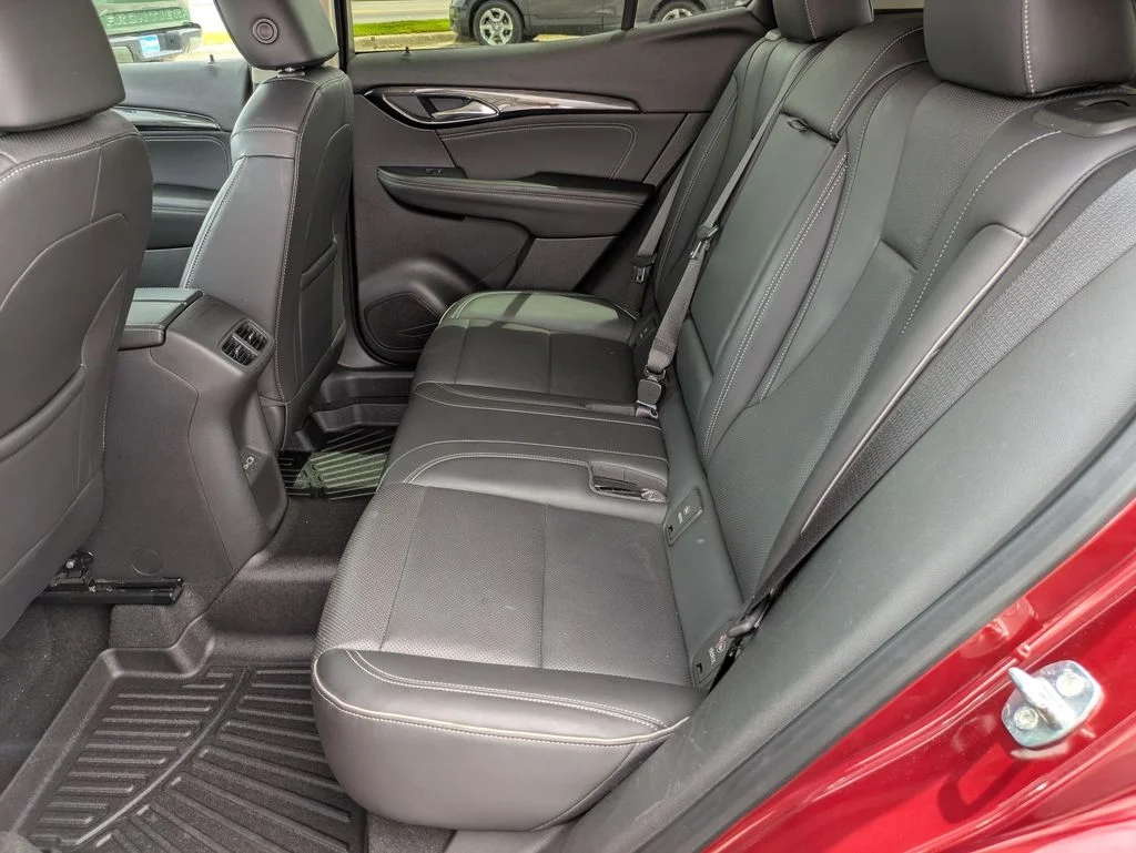 Used 2023 Red Buick Essence image 18