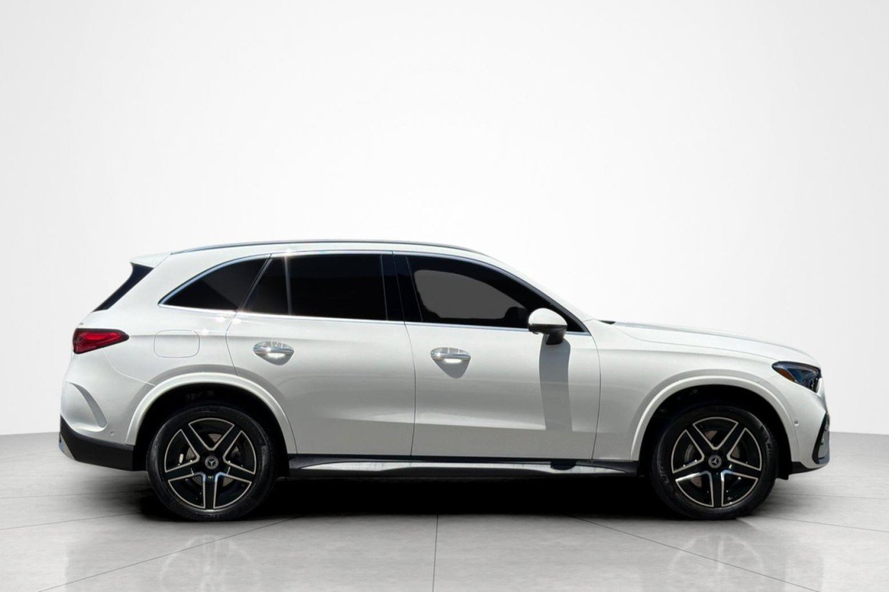 Used 2024 Polar White Mercedes-Benz GLC 300 image 6