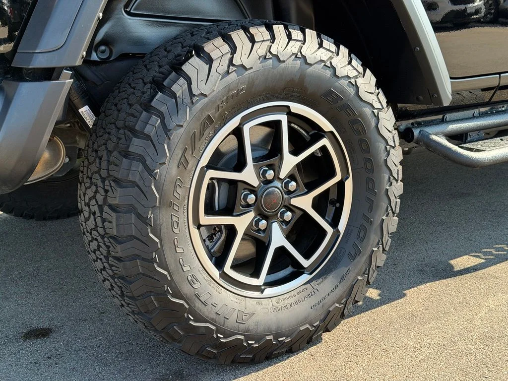 Used 2025 Black Jeep Rubicon image 26