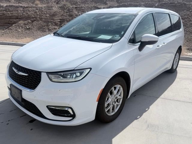 Used 2023 White Chrysler Touring L image 1