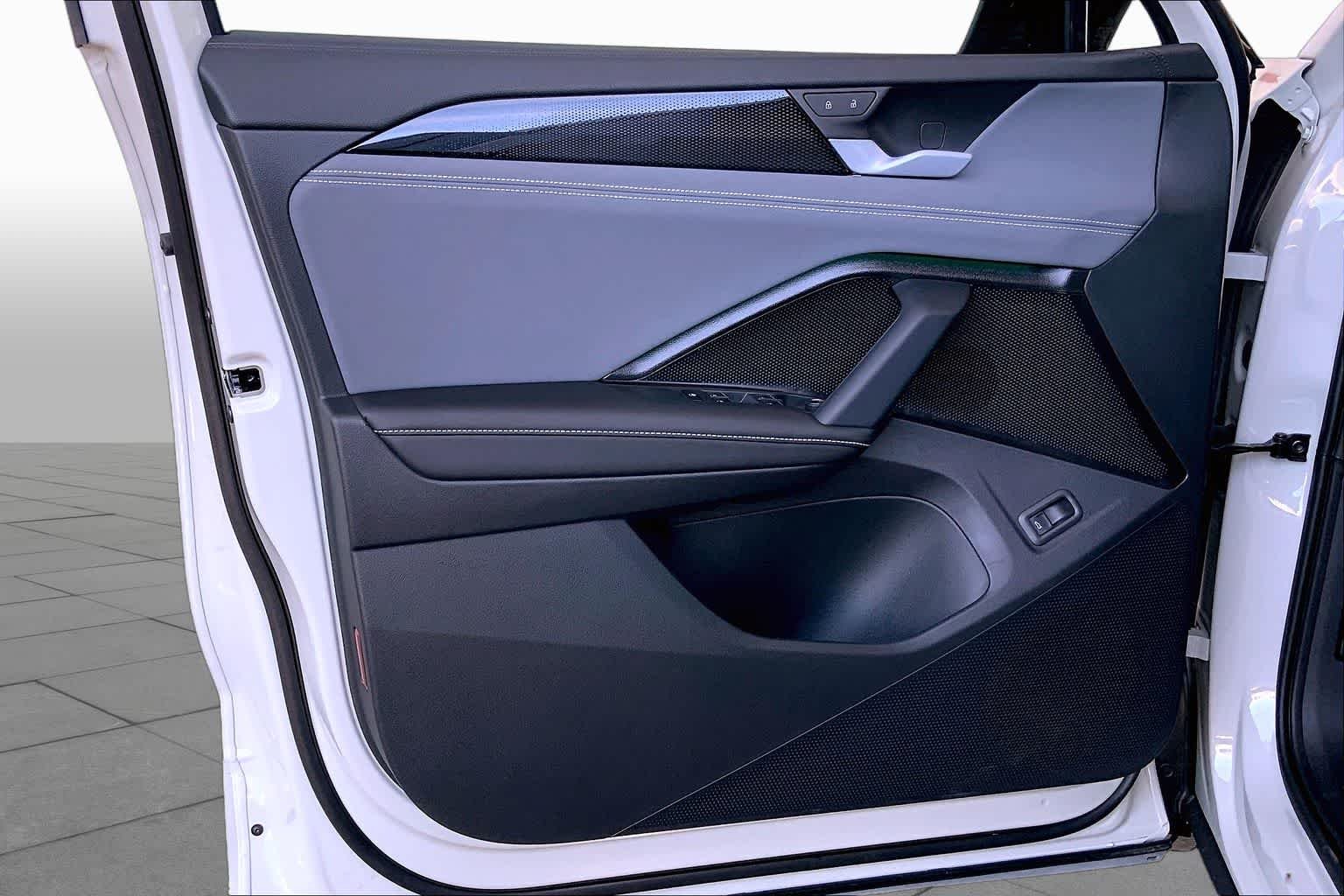 New 2026 Sandstone Volkswagen SE R-Line Black image 10